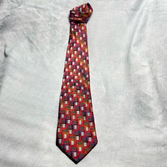 NWOT JOHN W NORDSTROM ITALIAN 100% SILK RED RAINBOW GEOMETRIC DESIGN TIE W TEXTU - Picture 4 of 4